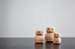 Andersen Owl Wooden Figurine Oak, Medium -Gubi Furni Sales andersen owl small h75x57 cm 3