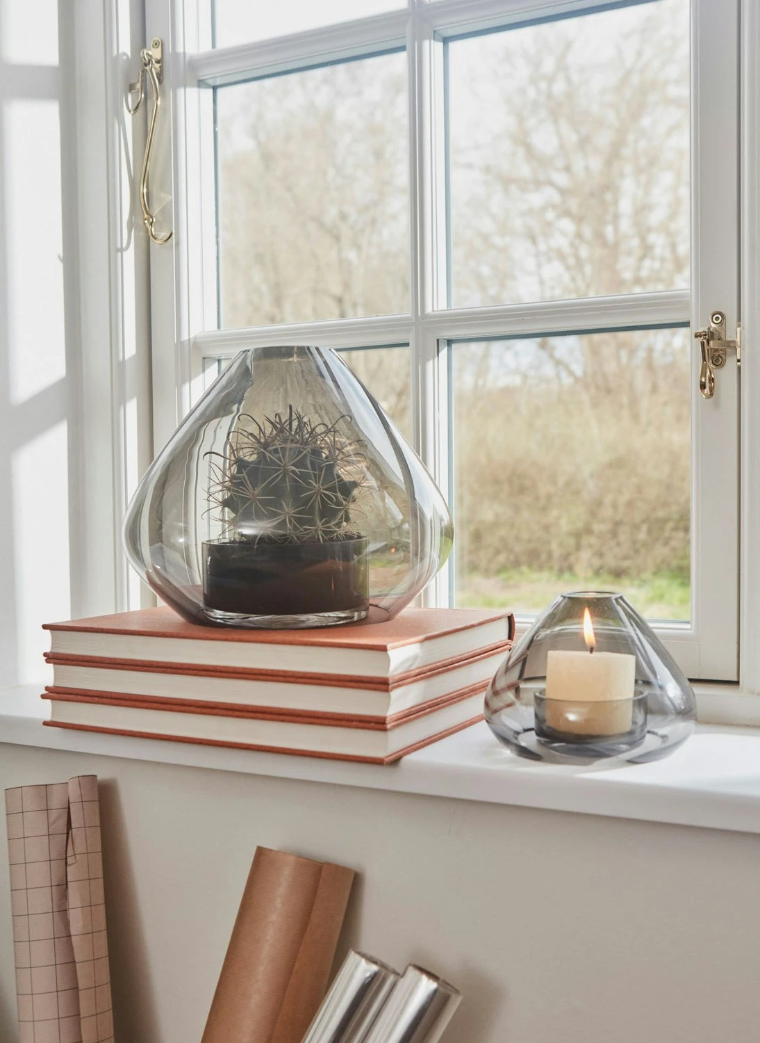 AYTM Uno Candle Holder / Vase Black Ø25,9 Cm 6 AYTM Uno Candle Holder / Vase Black Ø25,9 Cm - Image 4