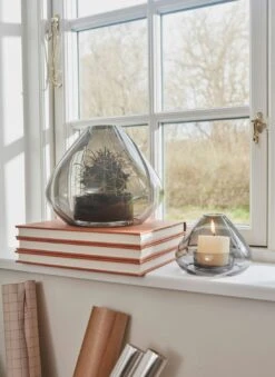 AYTM Uno Candle Holder / Vase Black Ø14,5 Cm 9 AYTM Uno Candle Holder / Vase Black Ø14,5 Cm -Gubi Furni Sales aytm uno lantern vase black 3