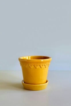 Bergs Potter Copenhagen Pot With Saucer Yellow, Ø16 Cm 12 Bergs Potter Copenhagen Pot With Saucer Yellow, Ø16 Cm -Gubi Furni Sales bergs potter copenhagen pot yellow 20