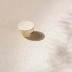 Circular Knob,  Toniton Creme