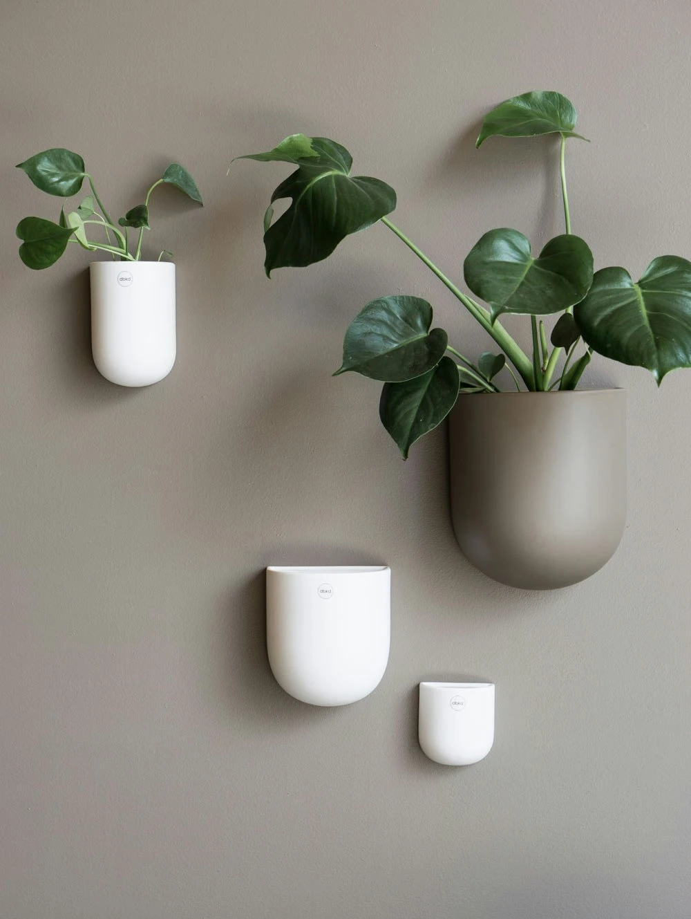 DBKD Cut Wall Pot Large, White 6 DBKD Cut Wall Pot Large, White - Image 4