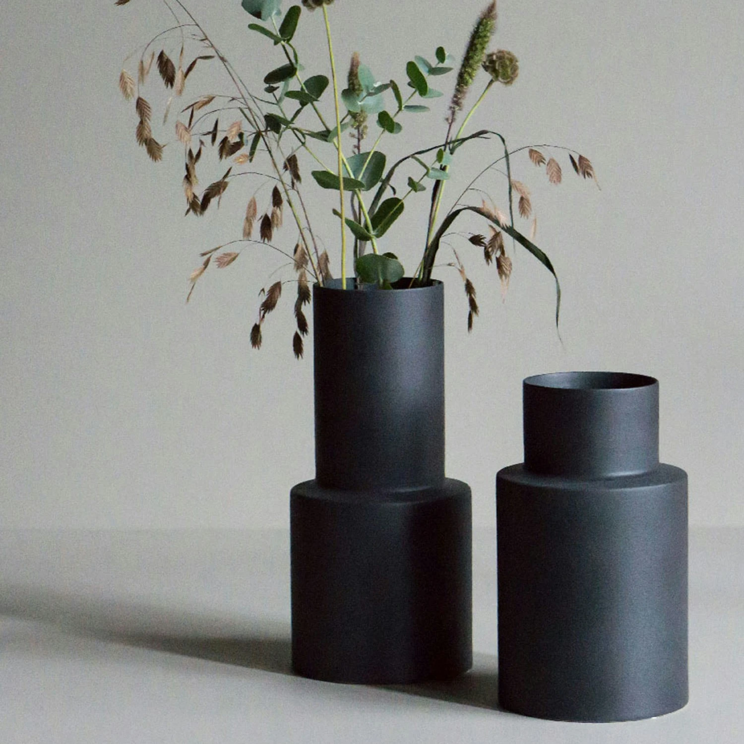 DBKD Oblong Pot/Vase Large, Cast Iron 4 DBKD Oblong Pot/Vase Large, Cast Iron - Image 2