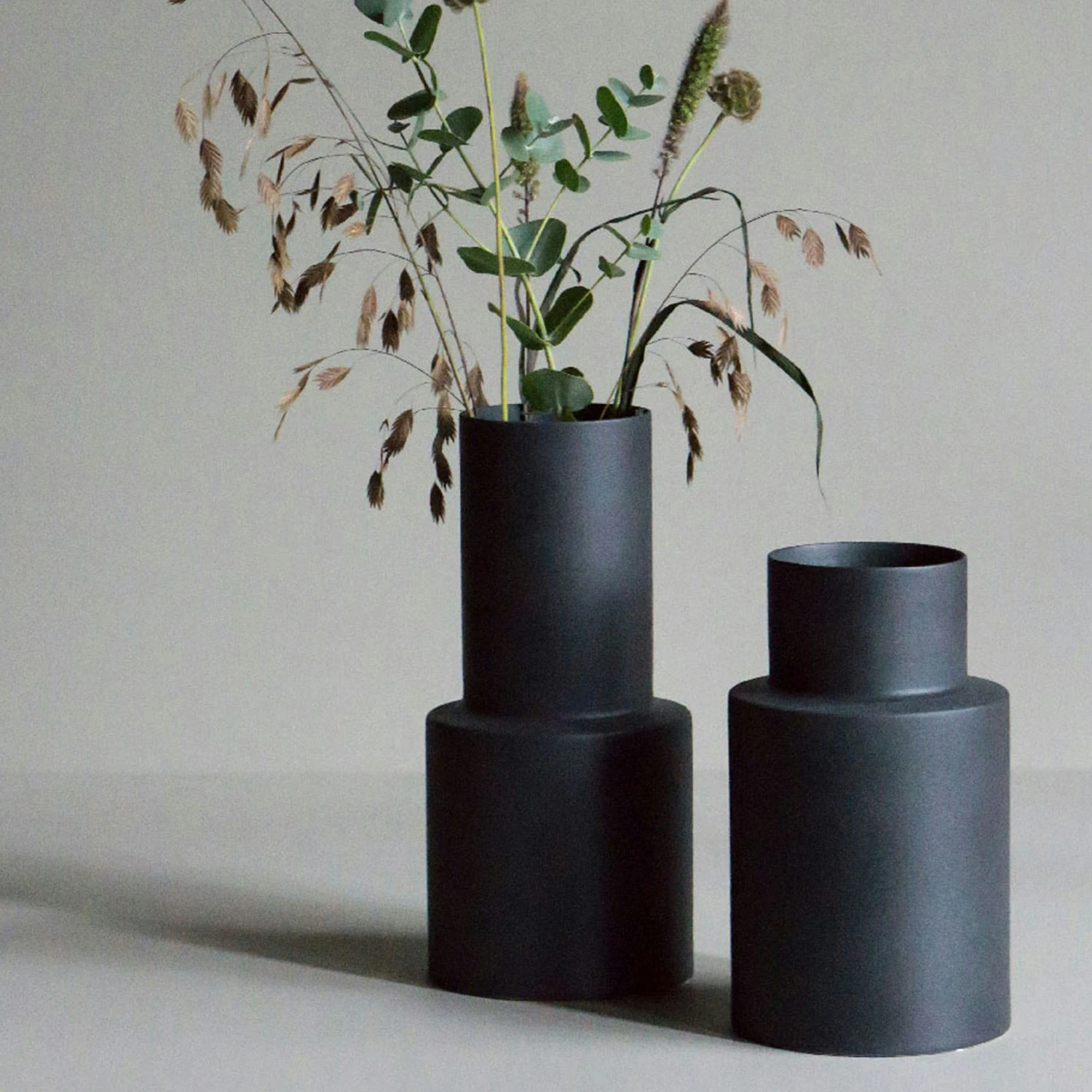 DBKD Oblong Pot/Vase Small, Cast Iron 4 DBKD Oblong Pot/Vase Small, Cast Iron - Image 2