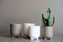 DBKD Plus Flowerpot Small, White -Gubi Furni Sales dbkd plus flowerpot white 1 1