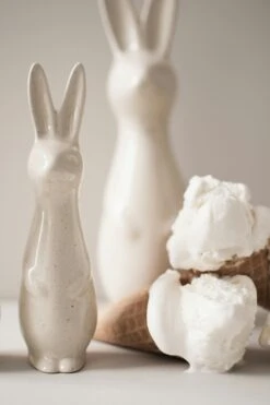 DBKD Swedish Rabbit Decoration 17 Cm, Vanilla -Gubi Furni Sales dbkd swedish rabbit vanilla 3