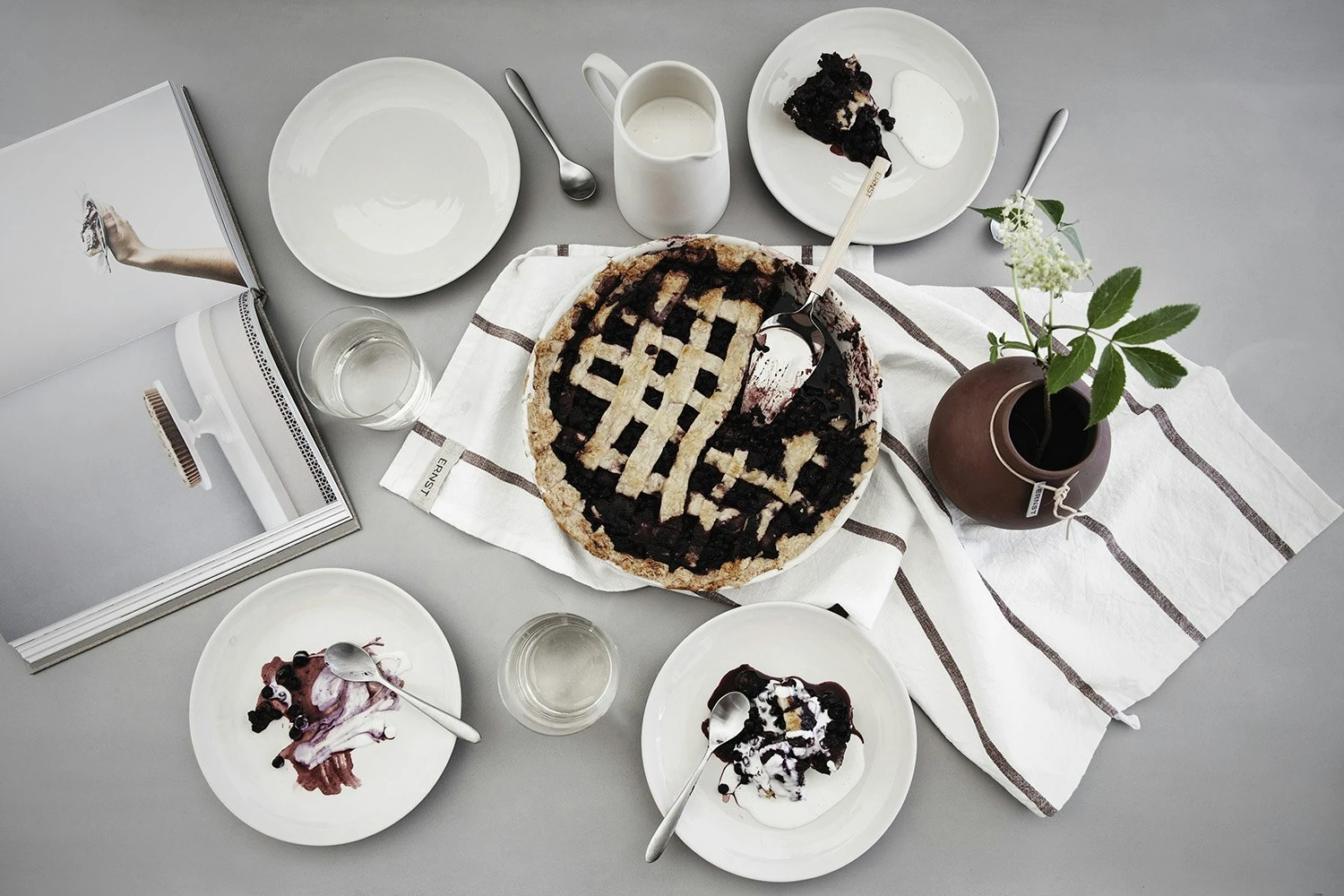 Ernst Ovenproof Dish 28 Cm, Dark Grey 4 Ernst Ovenproof Dish 28 Cm, Dark Grey - Image 2