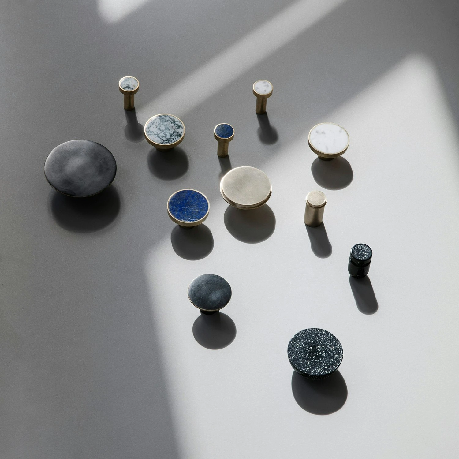 Ferm Living Hook S, Black/Brass 6 Ferm Living Hook S, Black/Brass - Image 4