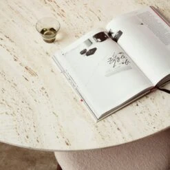 Gubi Epic Dining Table Rund Ø130 Cm, White Travertine 13 Gubi Epic Dining Table Rund Ø130 Cm, White Travertine -Gubi Furni Sales gubi epic dining table round 130 cm 5
