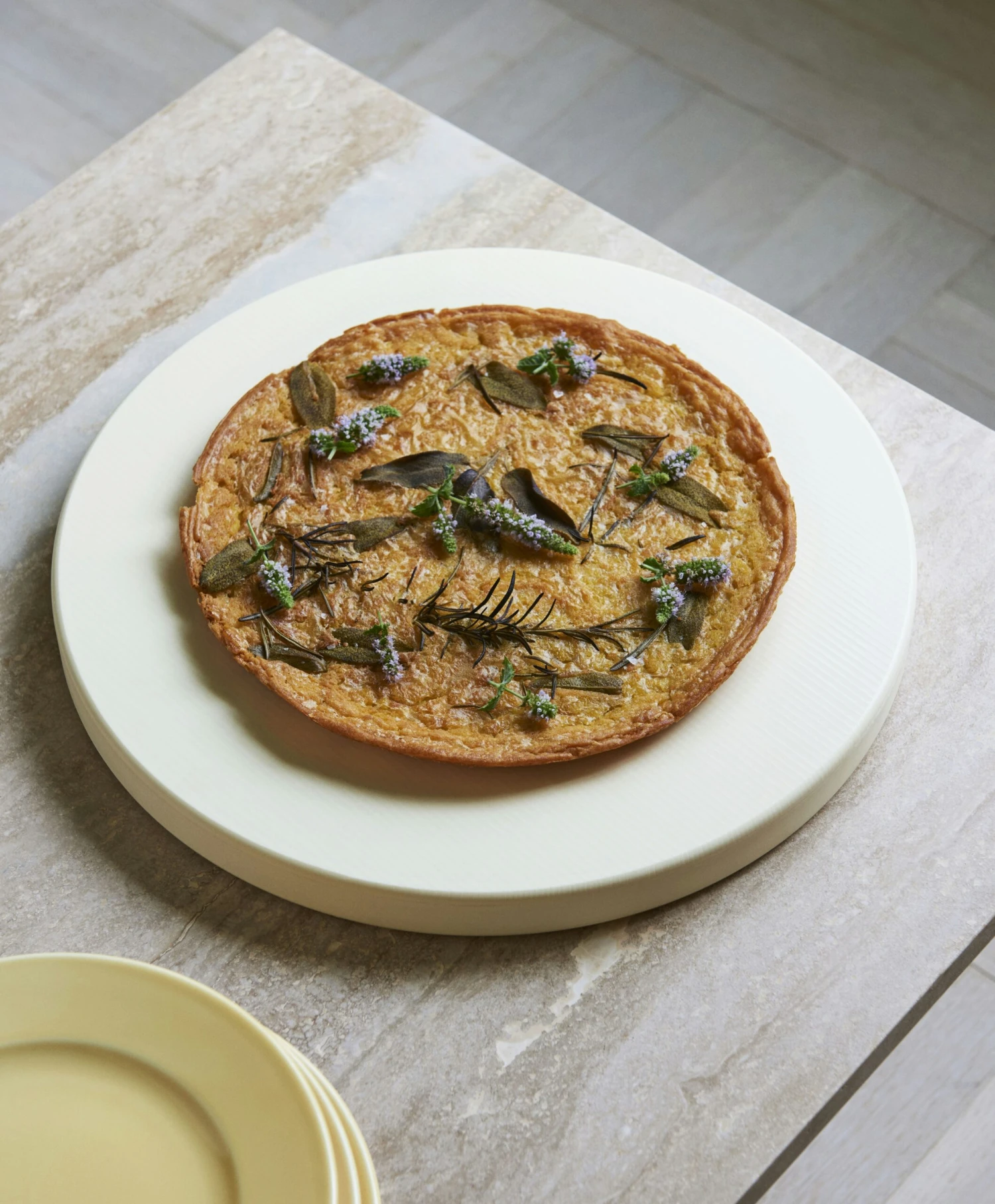 Hay Round Chopping Board Large, Off-white 6 Hay Round Chopping Board Large, Off-white - Image 4