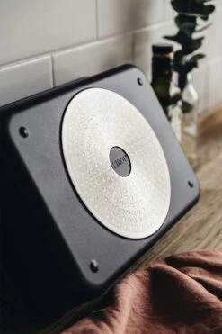 Heirol Casserole With Lid 30 Cm 4,5 L 10 Heirol Casserole With Lid 30 Cm 4,5 L -Gubi Furni Sales heirol oven shape with induction plate 33x22 cm 3