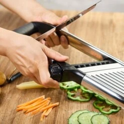 Heirol Slice And Dice Mandolin Adjustable -Gubi Furni Sales heirol slice and dice mandolin adjustable 3