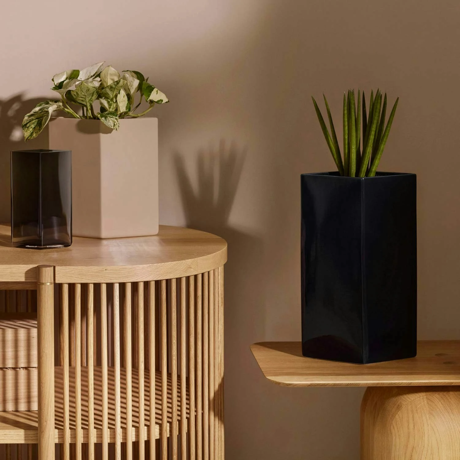 Iittala Ruutu Ceramic Vase 33 Cm, Black 6 Iittala Ruutu Ceramic Vase 33 Cm, Black - Image 4