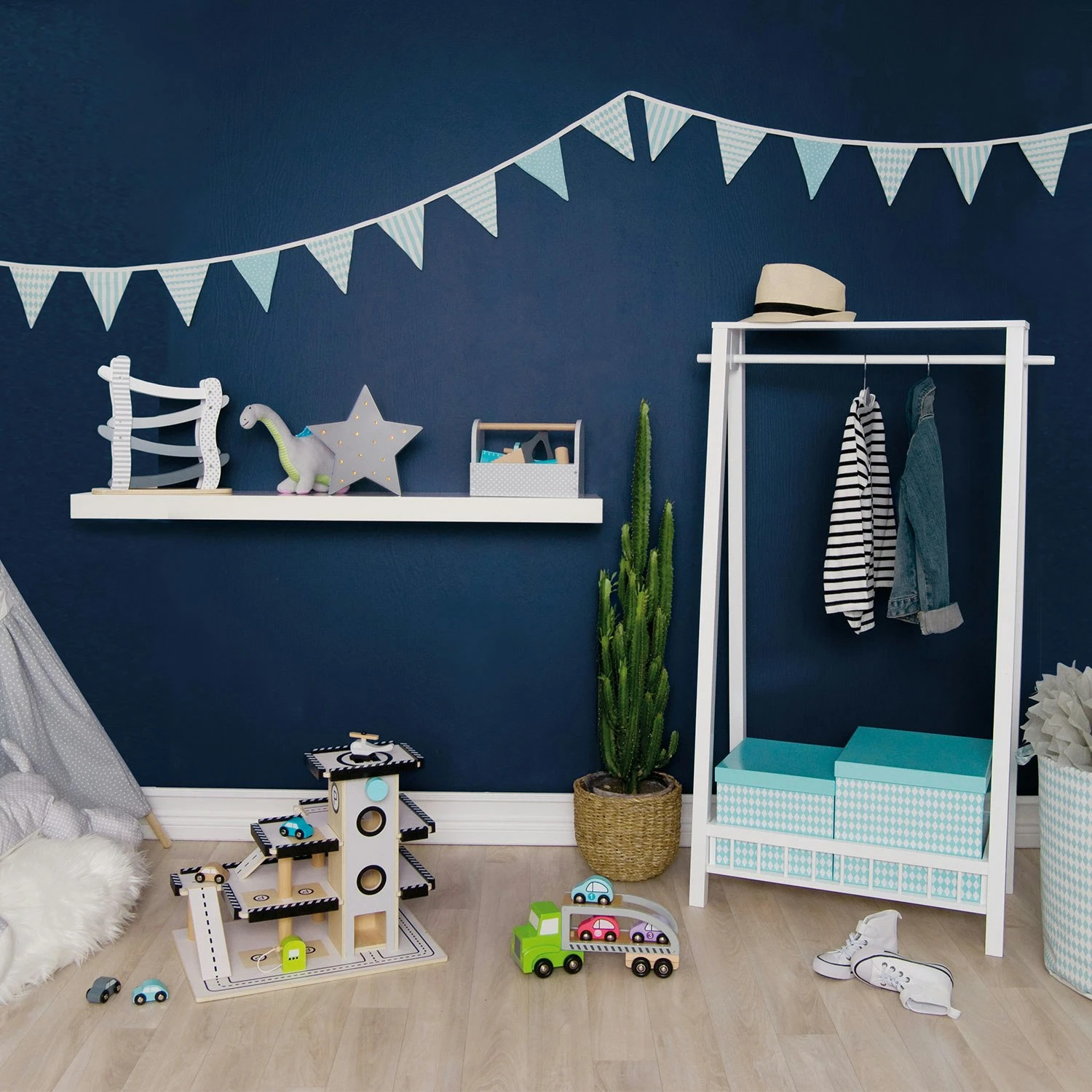 JaBaDaBaDo Clothes Hanger, White 4 JaBaDaBaDo Clothes Hanger, White - Image 2