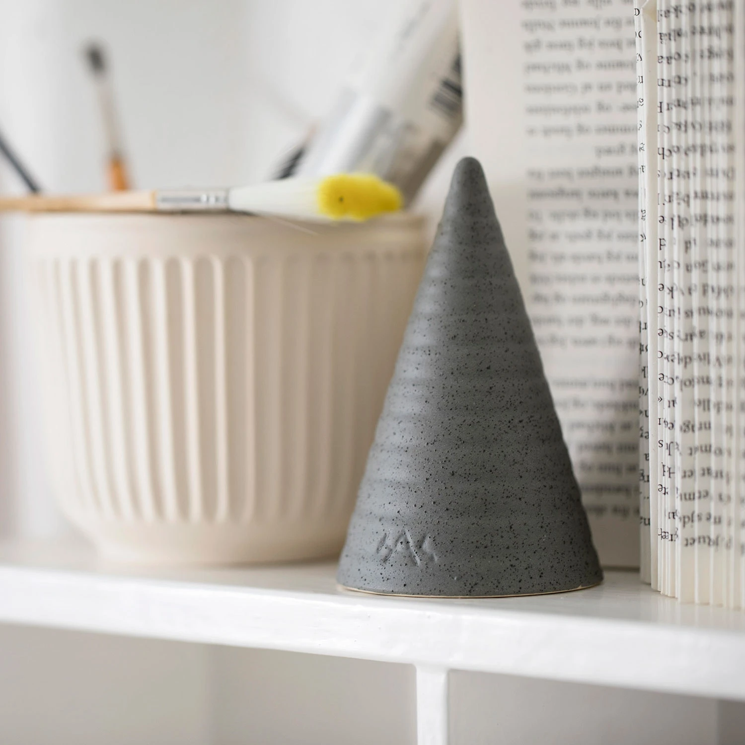 Kähler Decoration Top GR34, Speckled Grey 4 Kähler Decoration Top GR34, Speckled Grey - Image 2