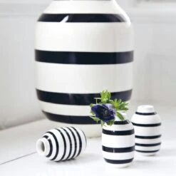 Kähler Omaggio Vase Miniature 3-Pack, Black -Gubi Furni Sales kahler omaggio vase miniature 3 pack 17