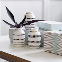 Kähler Omaggio Vase Miniature 3-pack, Silver -Gubi Furni Sales kahler omaggio vase miniature 3 pack 6