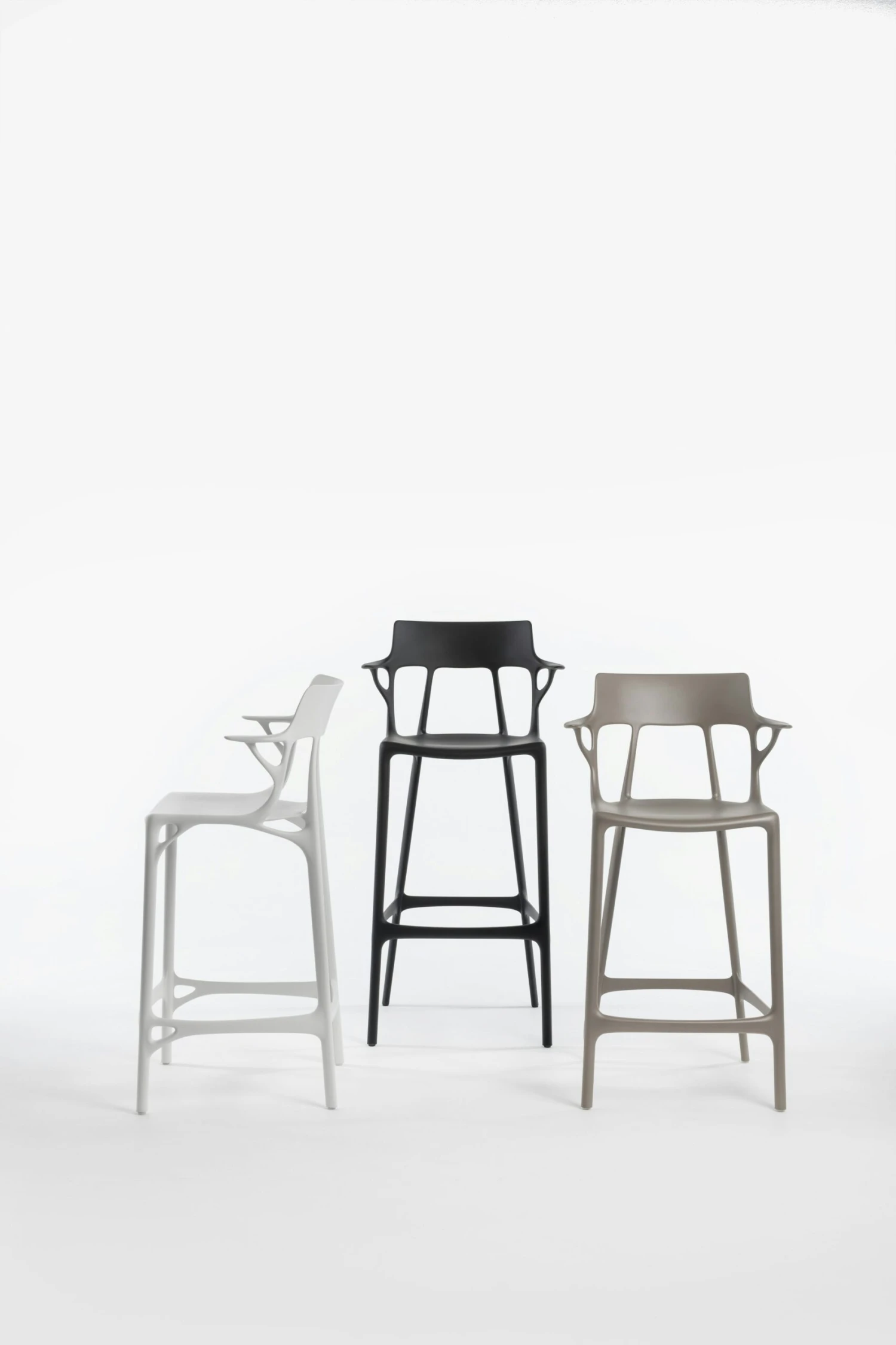 Kartell A.I. Bar Stool Recycled 65 Cm, Grey 8 Kartell A.I. Bar Stool Recycled 65 Cm, Grey - Image 6