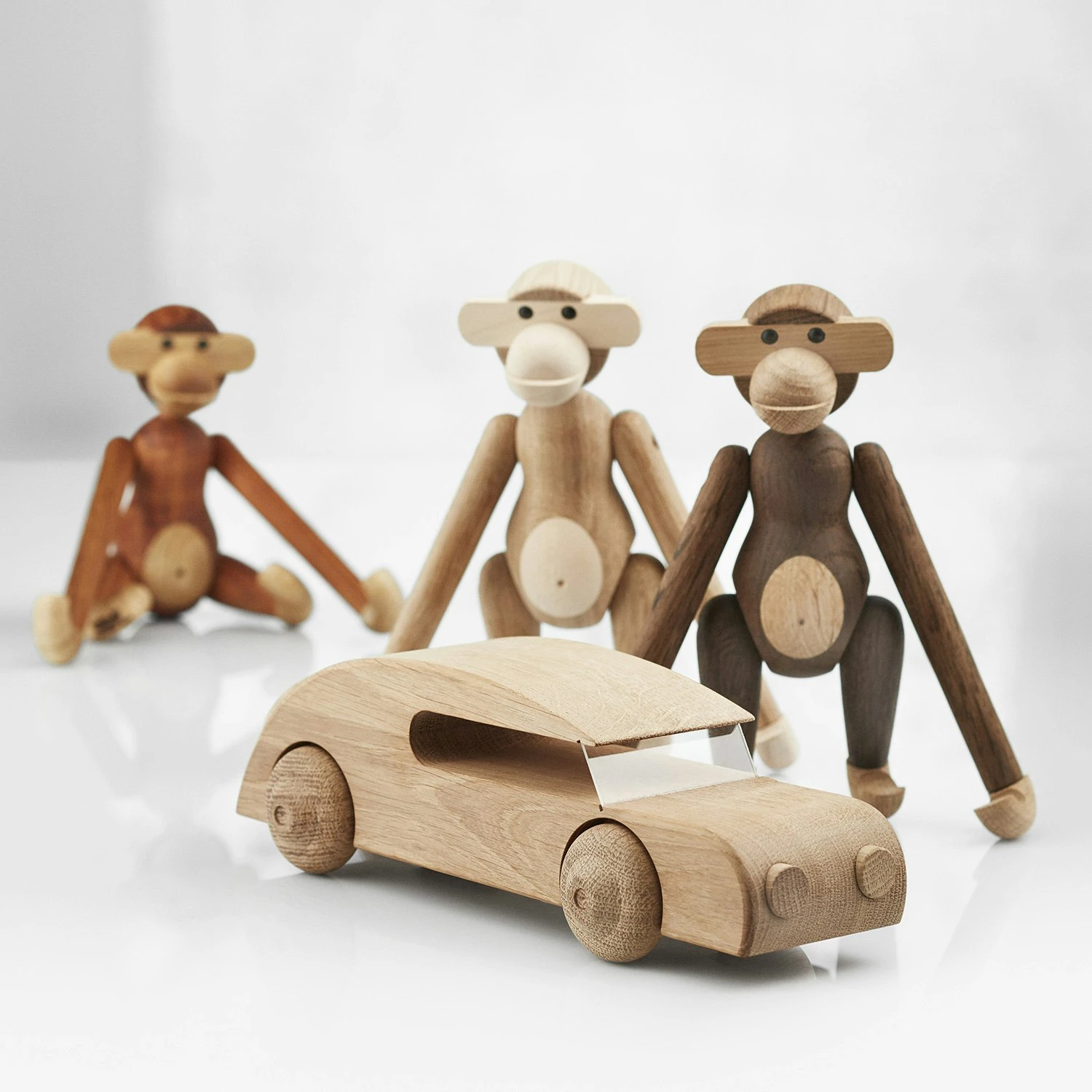 Kay Bojesen Automobil Sedan 27 Cm, Oak 5 Kay Bojesen Automobil Sedan 27 Cm, Oak - Image 3