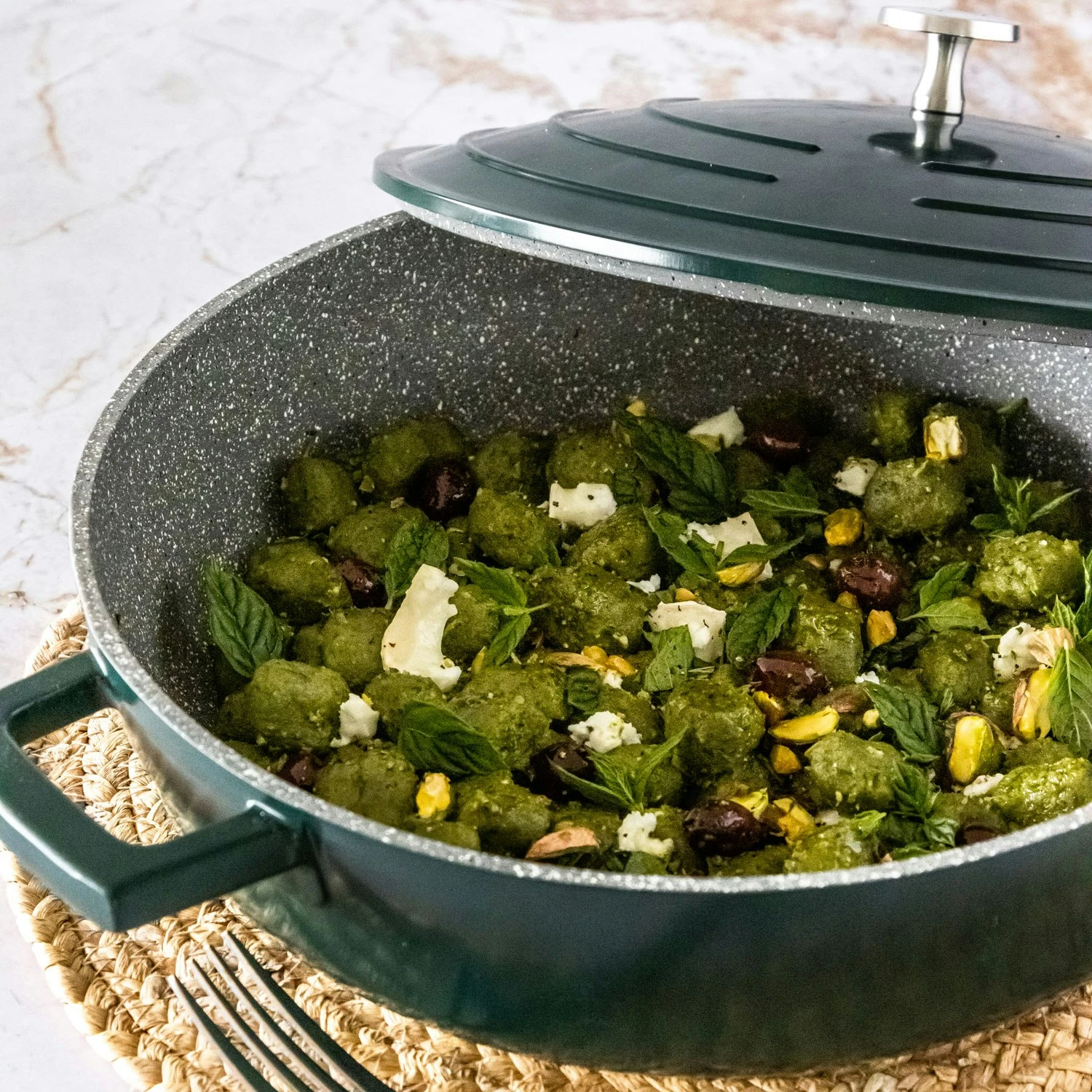 Kitchen Craft MasterClass Low Casserole 4 L, Green 6 Kitchen Craft MasterClass Low Casserole 4 L, Green - Image 4