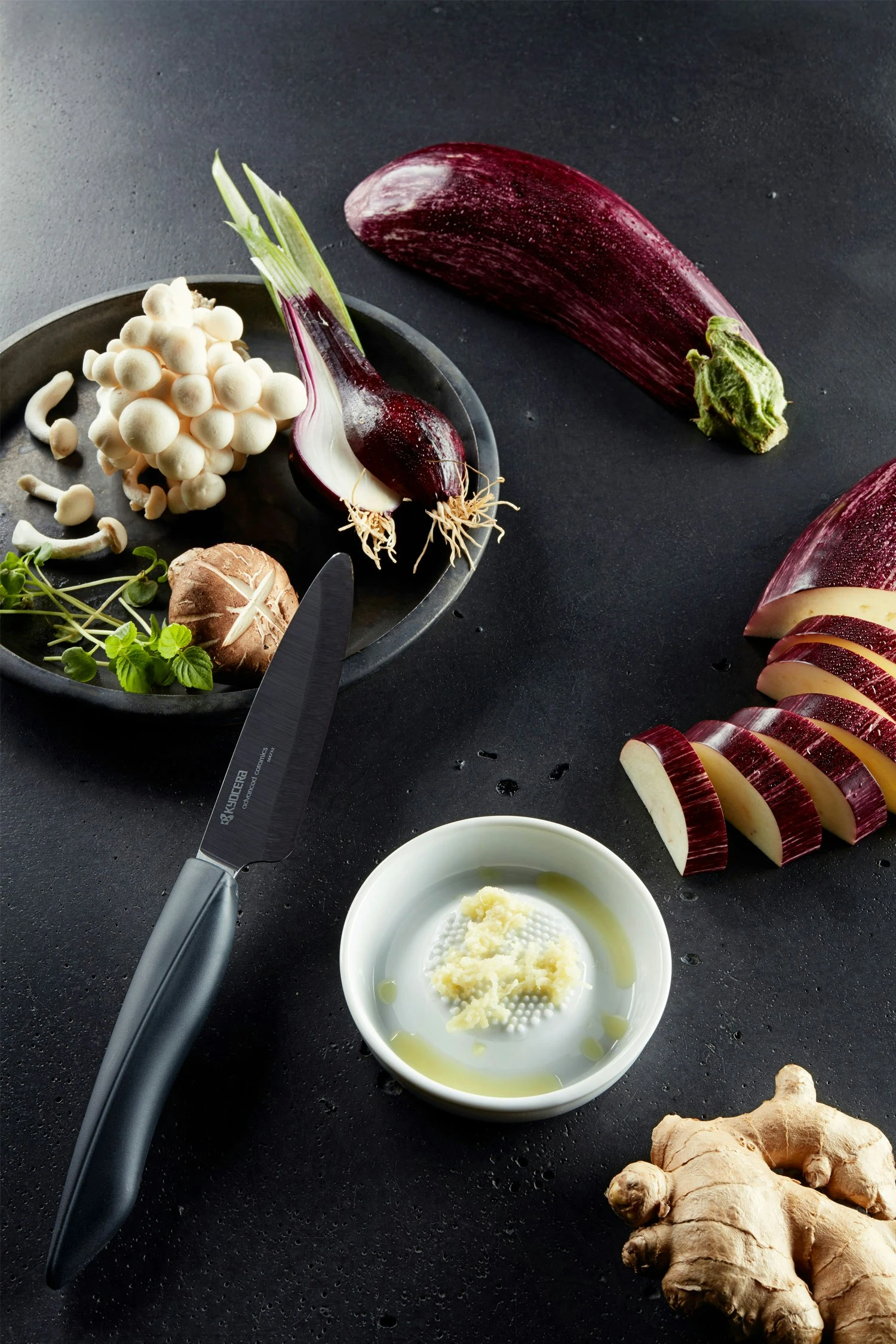 Kyocera Shin Paring Knife 11 Cm, Black 4 Kyocera Shin Paring Knife 11 Cm, Black - Image 2