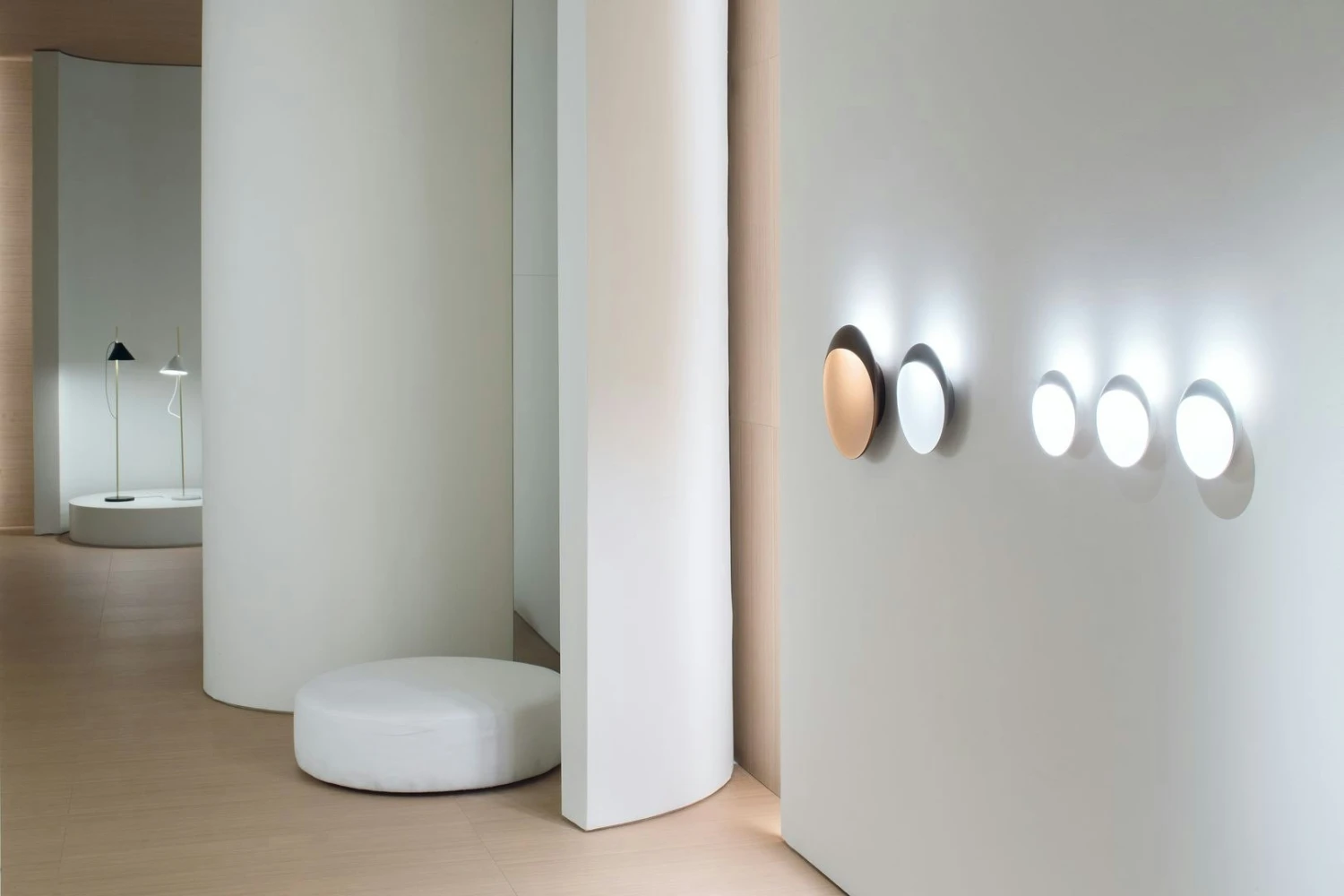 Louis Poulsen Flindt Wall Lamp Ø200 Mm, White 4 Louis Poulsen Flindt Wall Lamp Ø200 Mm, White - Image 2