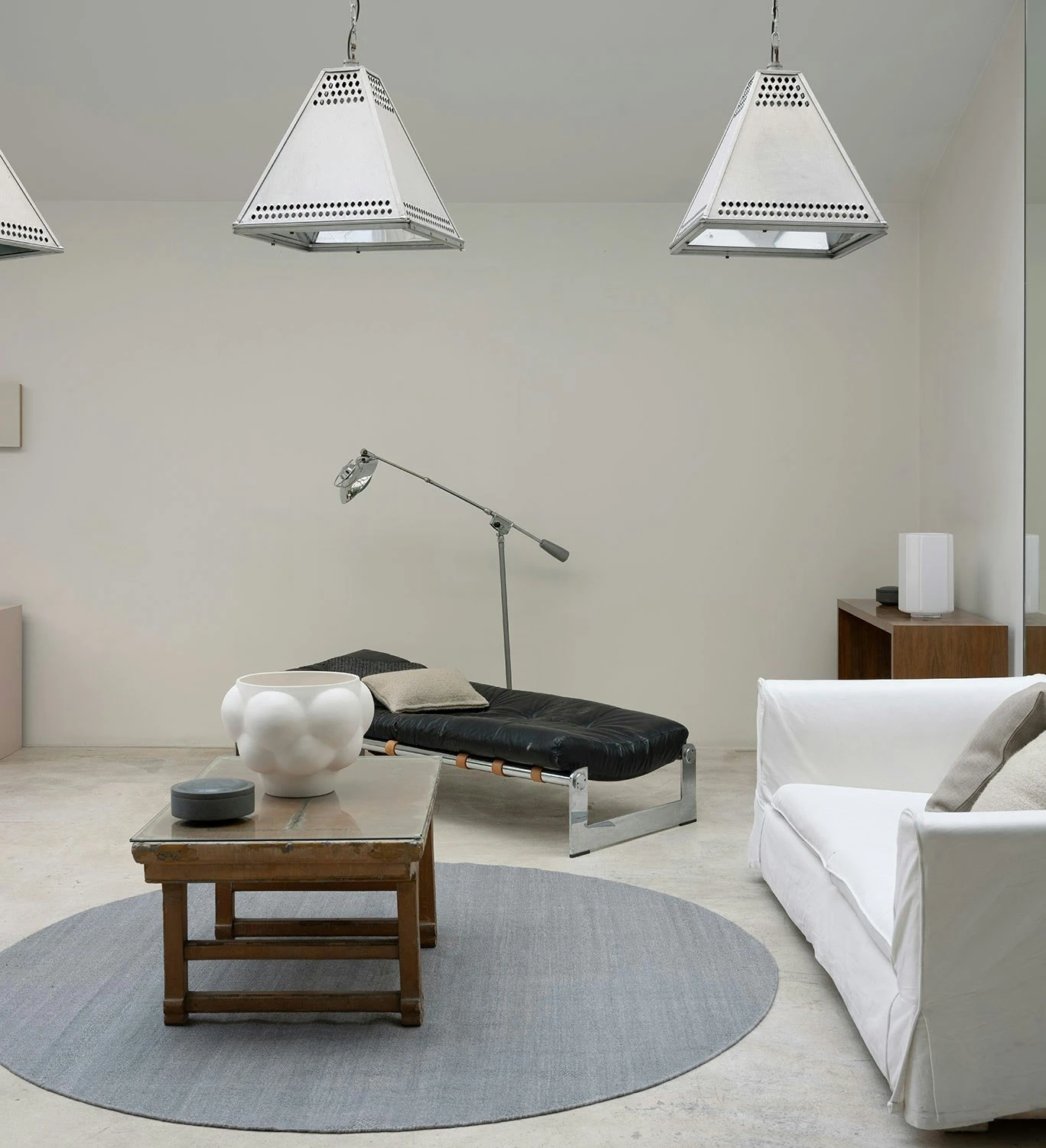 Gallery Objects 06 Jar Ø20 Cm, Black Basalt 6 Gallery Objects 06 Jar Ø20 Cm, Black Basalt - Image 4