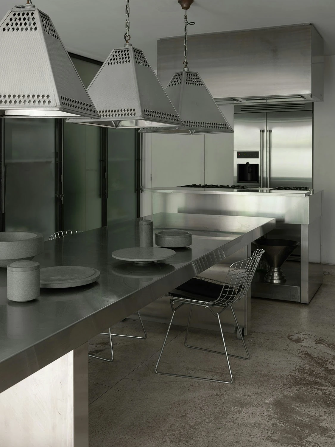 Gallery Objects 06 Jar Ø20 Cm, Black Basalt 7 Gallery Objects 06 Jar Ø20 Cm, Black Basalt - Image 5