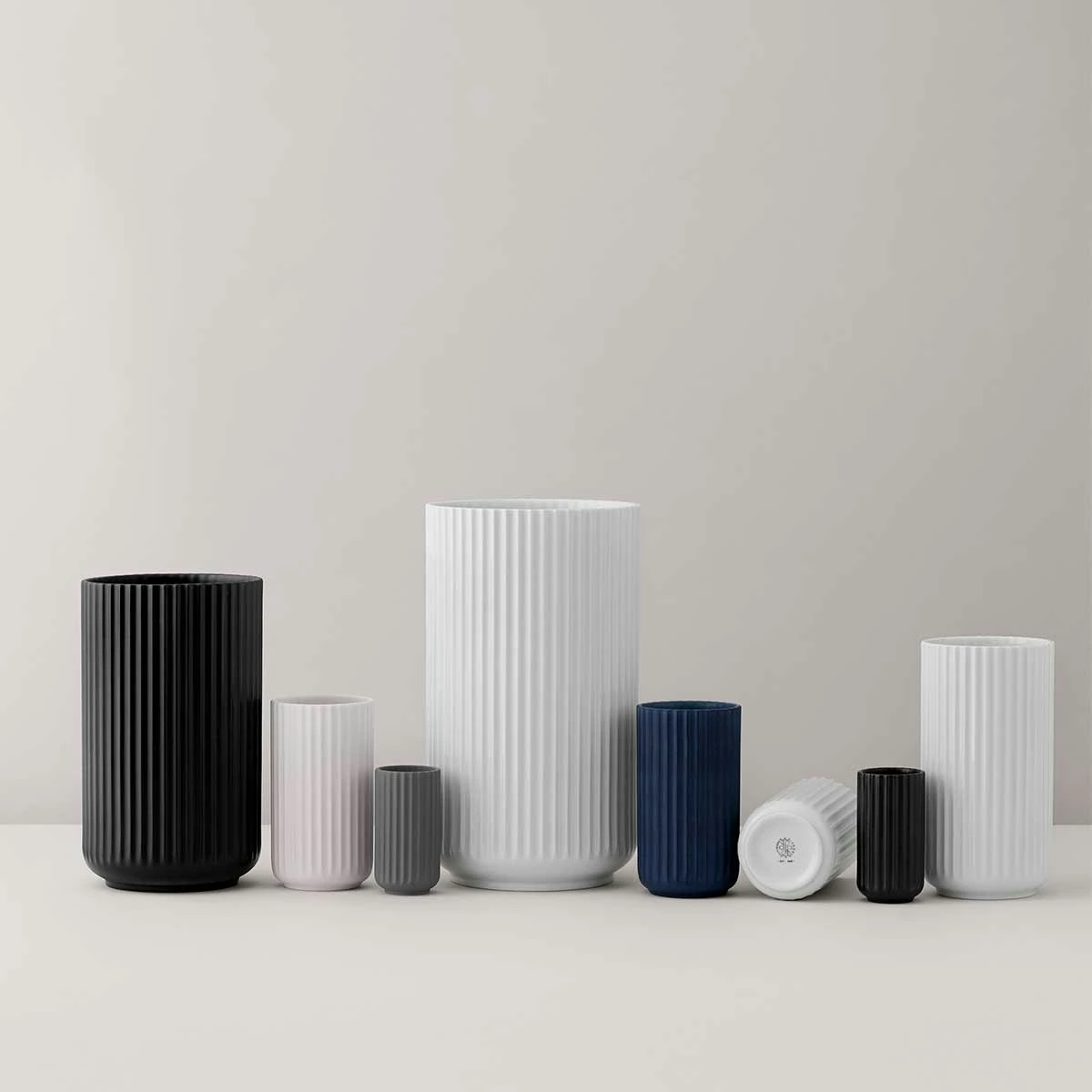 Lyngby Porcelæn The Lyngby Vase 15 Cm, Black 4 Lyngby Porcelæn The Lyngby Vase 15 Cm, Black - Image 2