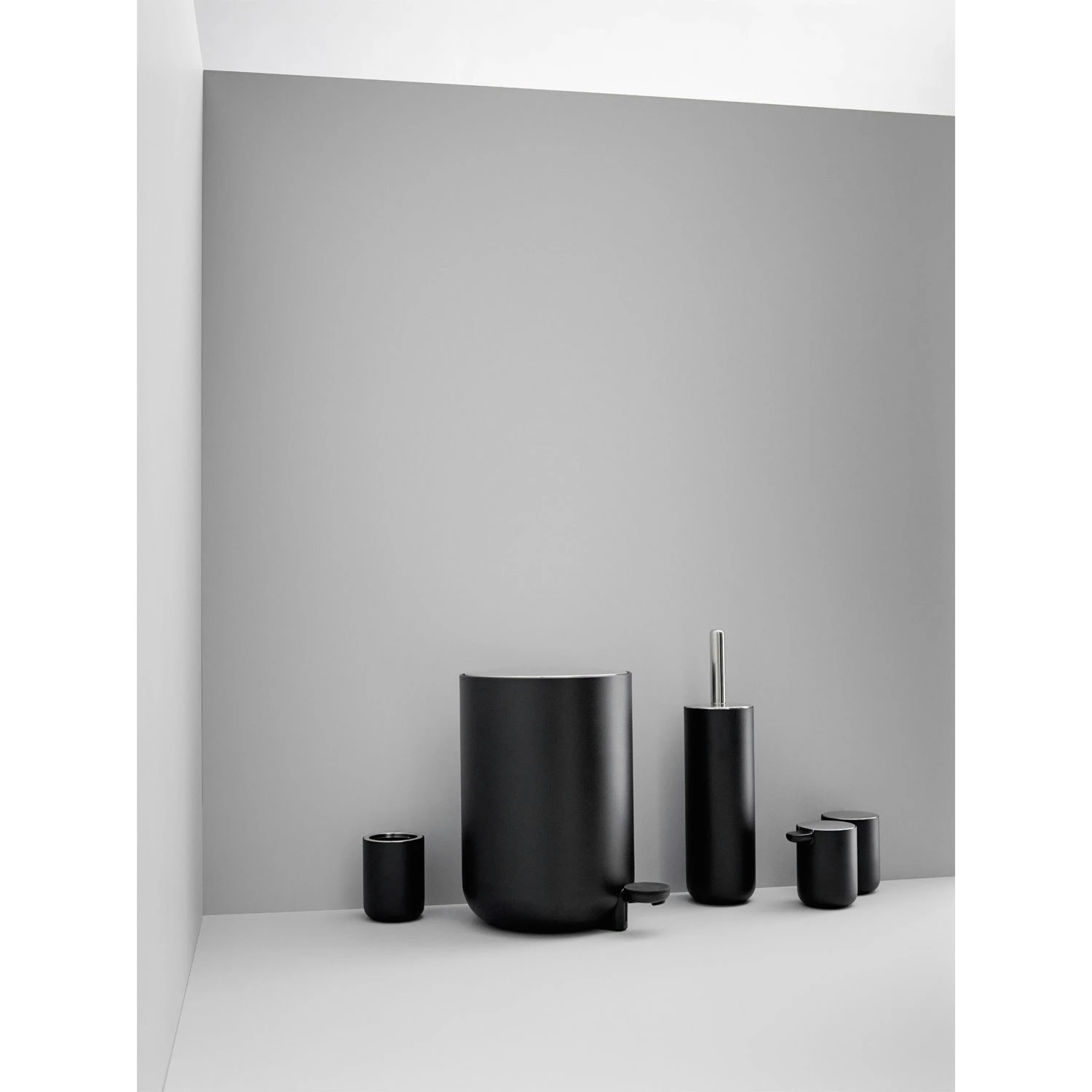 Menu Norm Tooth Brush Holder, Black 4 Menu Norm Tooth Brush Holder, Black - Image 2