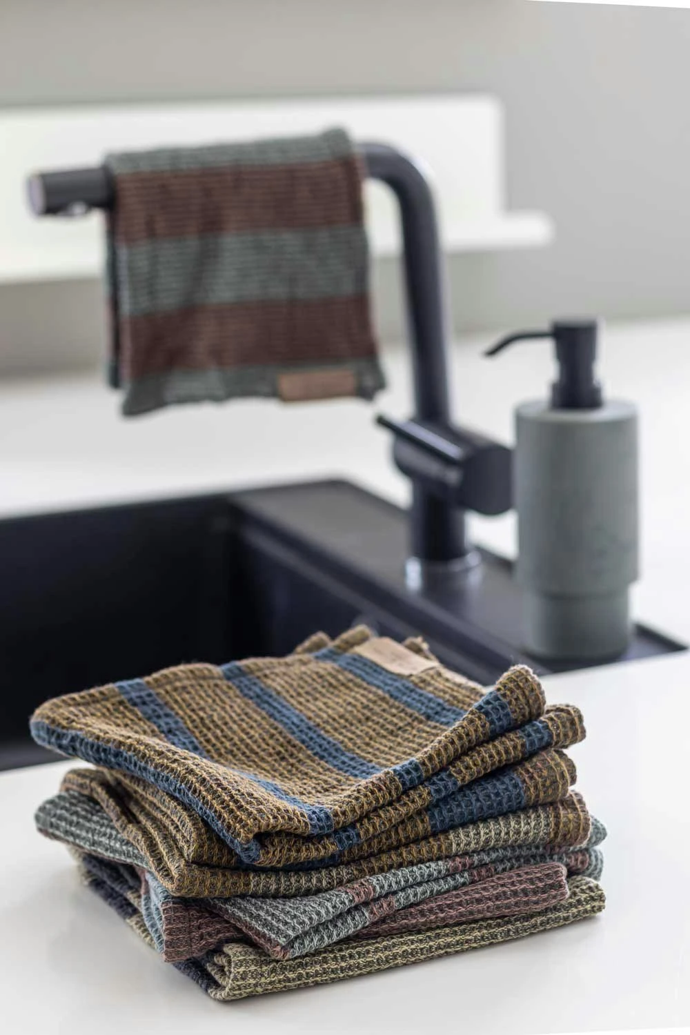 Mette Ditmer ELVIRA Dishcloth 2-pack, Ochre 4 Mette Ditmer ELVIRA Dishcloth 2-pack, Ochre - Image 2