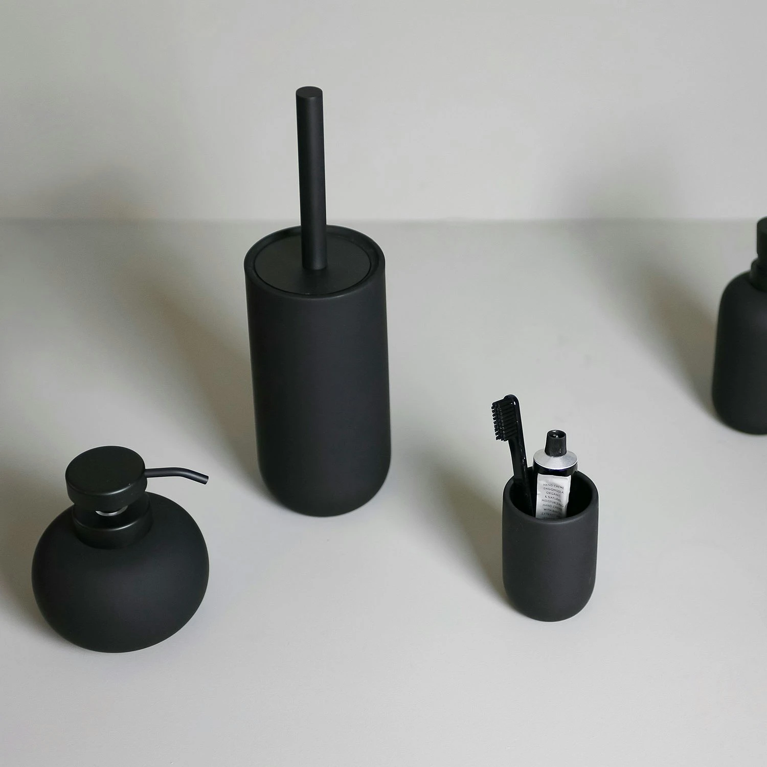Mette Ditmer Lotus Toilet Brush, Black 5 Mette Ditmer Lotus Toilet Brush, Black - Image 3