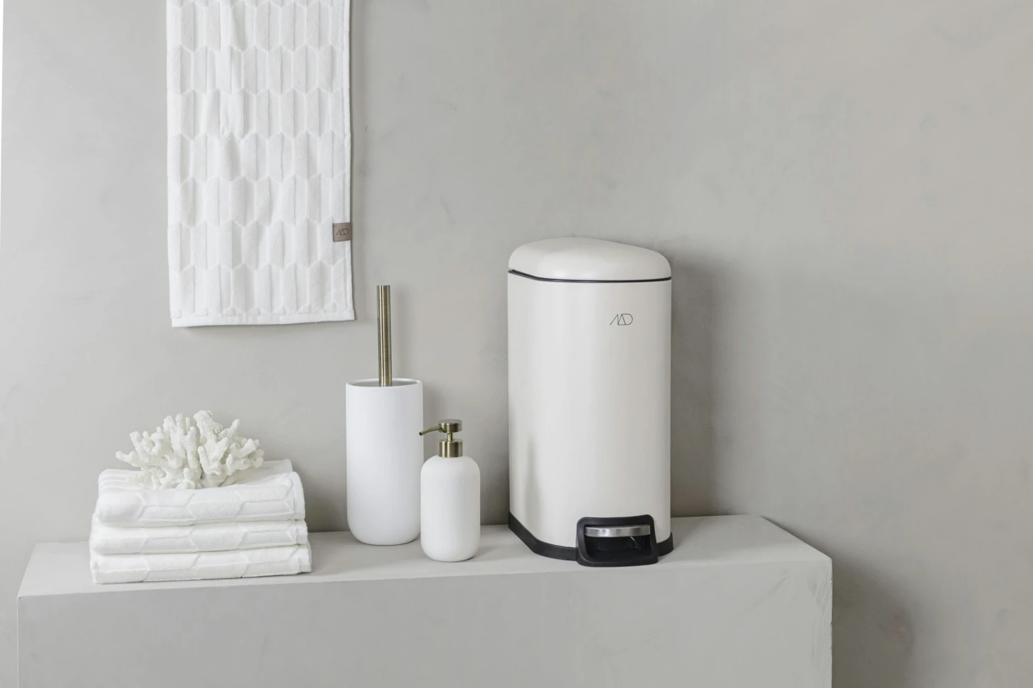 Mette Ditmer Lotus Toilet Brush, White 4 Mette Ditmer Lotus Toilet Brush, White - Image 2