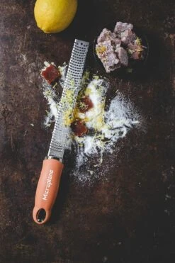 Microplane Premium Classic Zester, Cinnamon 11 Microplane Premium Classic Zester, Cinnamon -Gubi Furni Sales microplane premium classic zester 50
