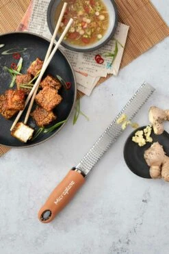 Microplane Premium Classic Zester, Cinnamon 13 Microplane Premium Classic Zester, Cinnamon -Gubi Furni Sales microplane premium classic zester 52