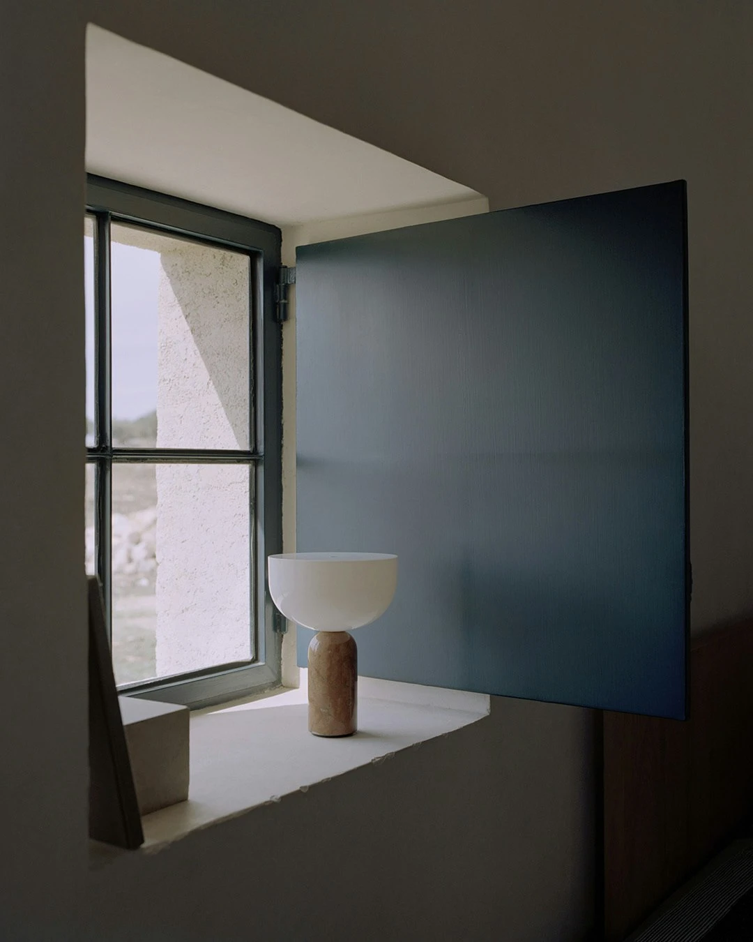 New Works Kizu Portable Table Lamp, Breccia Pernice 8 New Works Kizu Portable Table Lamp, Breccia Pernice - Image 6