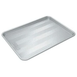 Nordic Ware Prism Baking Tin 32,7x45 Cm