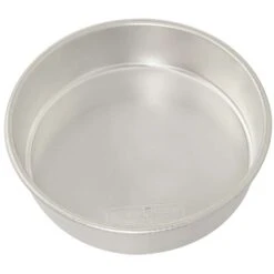 Nordic Ware Cake Pan 23 Cm