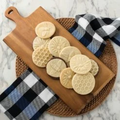 Nordic Ware Honey Bees Cake Stamp 7 Nordic Ware Honey Bees Cake Stamp -Gubi Furni Sales nordic ware nordic ware honey bees cake stamp 2