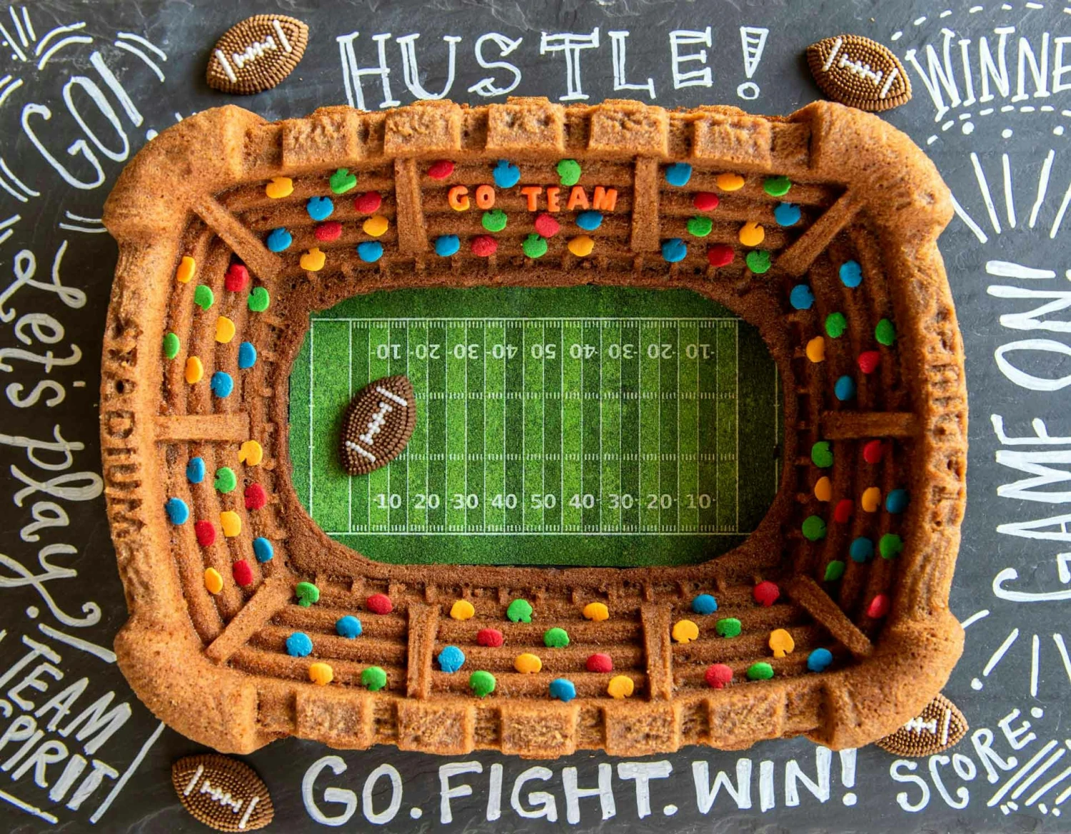 Nordic Ware Stadium Baking Tin 5 Nordic Ware Stadium Baking Tin - Image 3