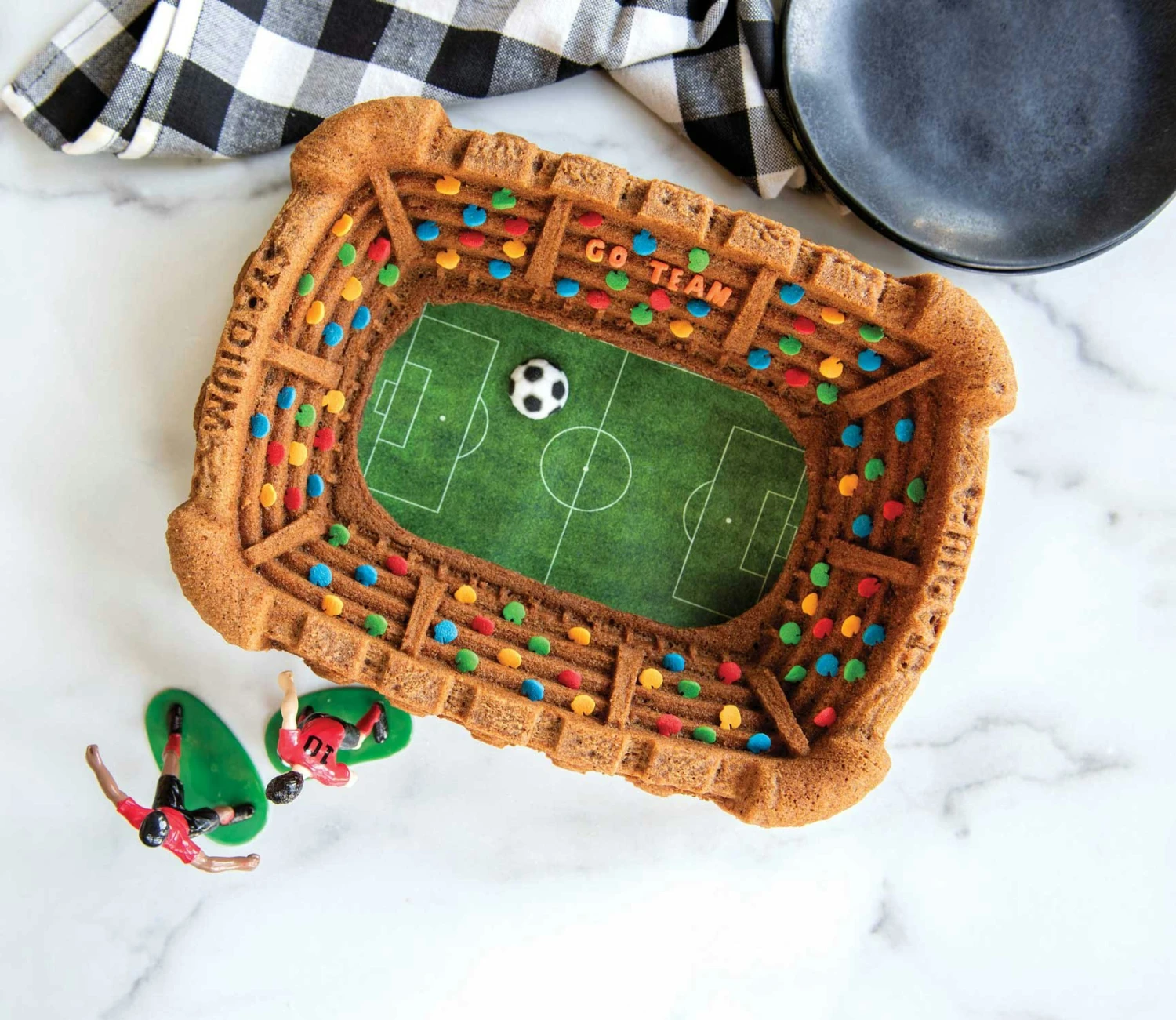 Nordic Ware Stadium Baking Tin 6 Nordic Ware Stadium Baking Tin - Image 4