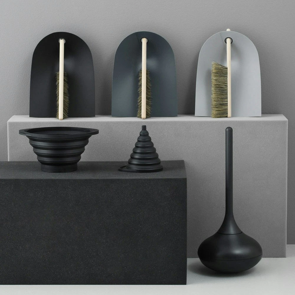 Normann Copenhagen Ballo Toilet Brush, Black 7 Normann Copenhagen Ballo Toilet Brush, Black - Image 5