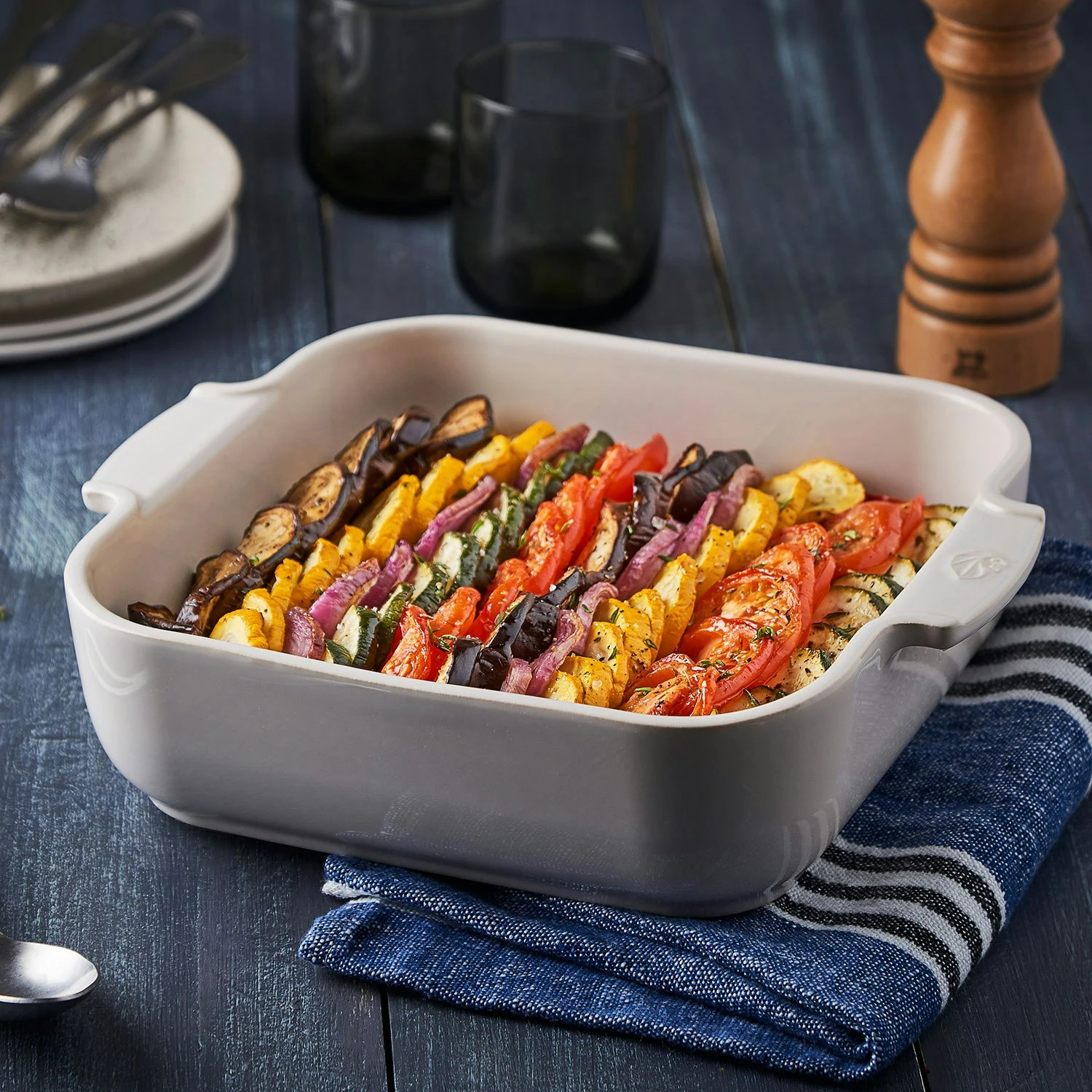 Peugeot Appolia Oven Dish 28x28 Cm, Ecru 4 Peugeot Appolia Oven Dish 28x28 Cm, Ecru - Image 2