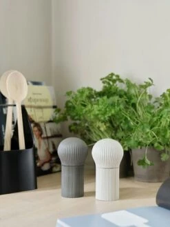 RIG TIG Cheffy Salt Mill / Pepper Mill 12,5 Cm, Chalk -Gubi Furni Sales rig tig by stelton cheffy salt and pepper mill set 125 cm 0