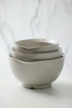 Rosti Victoria Bowl Set 3-pack, Humus -Gubi Furni Sales rosti bowl victoria 2 3 4 liters white 17