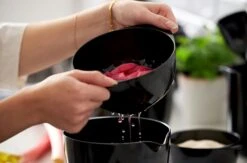 Rosti Margrethe Colander 4 L, Black -Gubi Furni Sales rosti colander t t margrethe 4 liters oliver 20