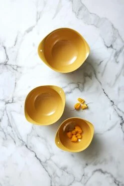 Rosti Margrethe Bowl Curry, 0,75 L -Gubi Furni Sales rosti margrethebowl 05l curry 1