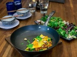 Satake Frying Pan Lightweight Cast Iron, Honeycomb Non-stick 32 Cm -Gubi Furni Sales satake frying pan lightweight cast iron honeycomb non stick 2 1