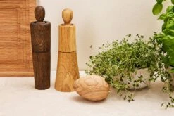 Spring Copenhagen Mr Pepper Pepper Mill 24 Cm, Dark Oak -Gubi Furni Sales spring copenhagen mr pepper pepparkvarn 24 cm mork ek 5