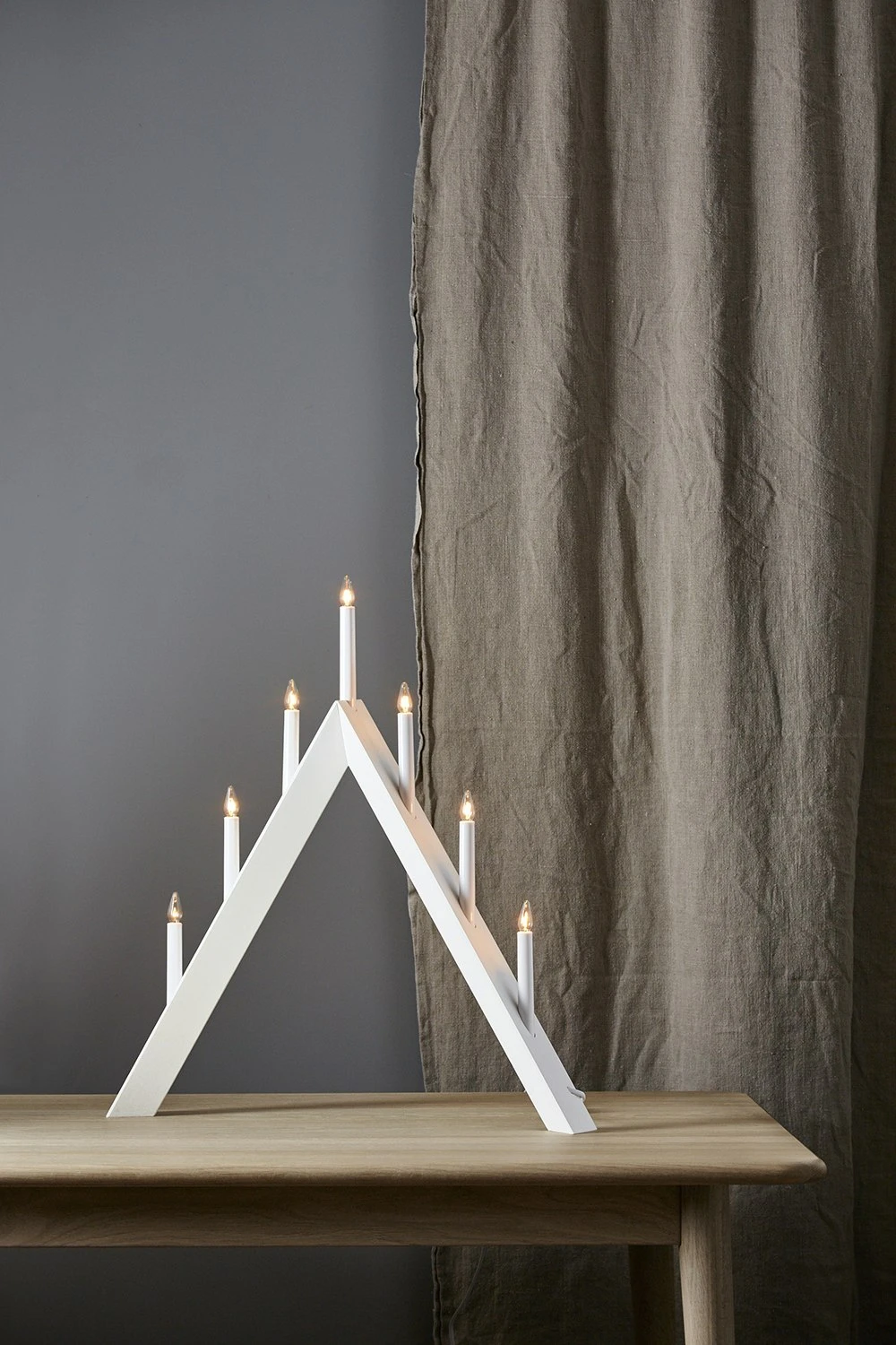 Star Trading Arrow Candlestick, White 5 Star Trading Arrow Candlestick, White - Image 3